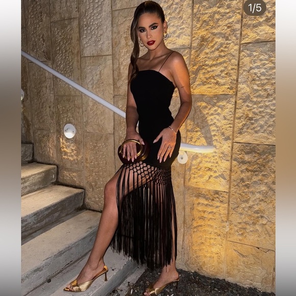 Zara Dresses & Skirts - NWT ZARA VIRAL 2025 COLLECTION FRINGED DRESS SIZE M
🚨FIRM PRICE NO DISCOUNT